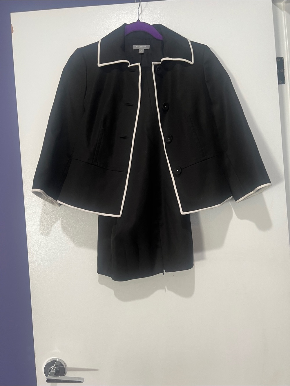 Ann Taylor Black Blazer with White Piping w matching pants 4P